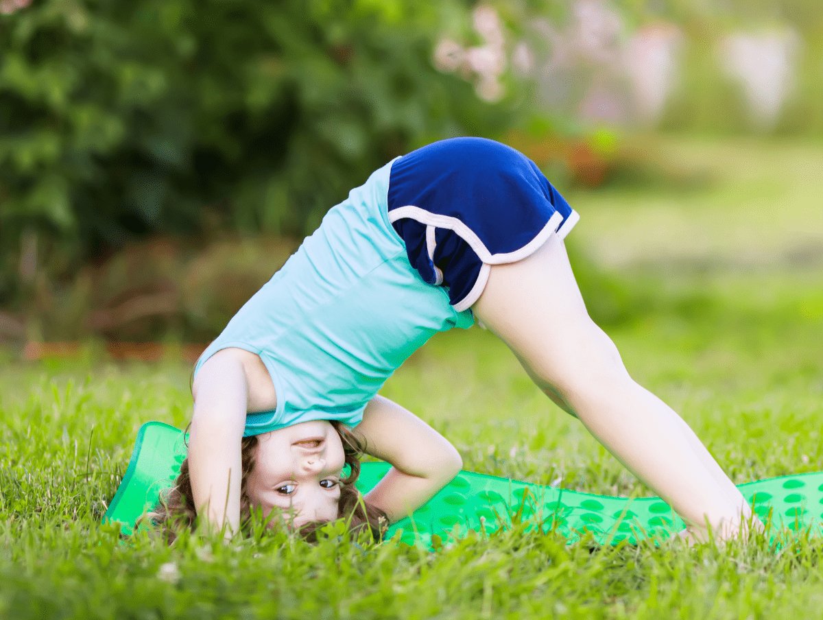 Easy Themed Yoga Poses for Kids [with videos] : Kumarah
