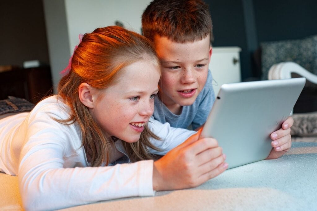 6 Helpful Ways To Reduce Your Children’s Screen Time